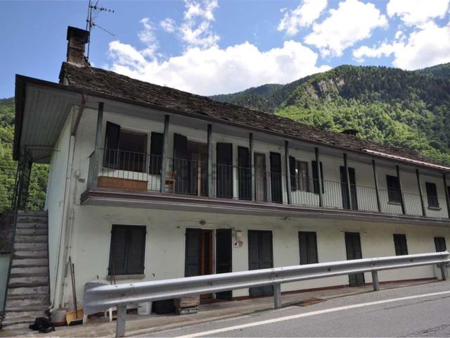 Villetta bifamiliare in vendita di 85 m² in Via Camblione, 11