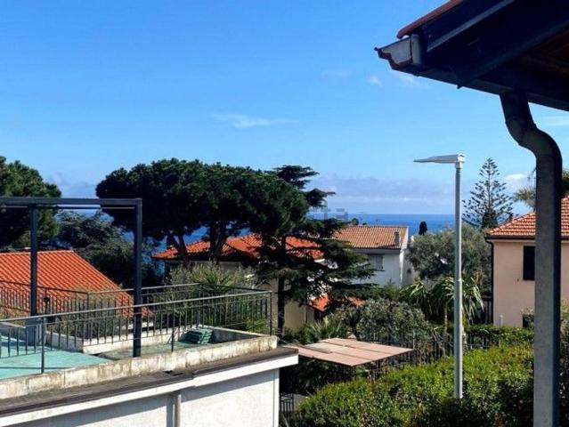 Villetta bifamiliare in vendita di 85 m² in Via Castelletti, 45