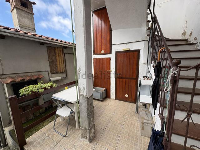 Villetta bifamiliare in vendita di 85 m² in Via Donato, 33