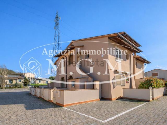 Villetta bifamiliare in vendita di 85 m² in Via Eugenio Montale, 30