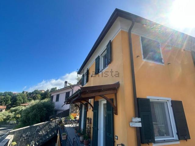 Villetta bifamiliare in vendita di 85 m² in Via Genova