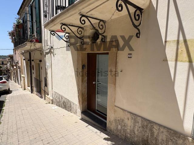Villetta bifamiliare in vendita di 86 m² in Via Giordano Bruno, 21
