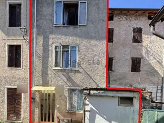 Villetta bifamiliare in vendita di 87 m² in Via Borghi