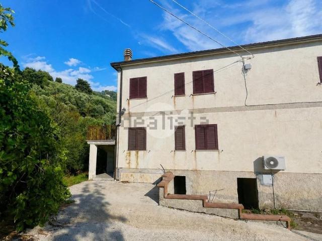 Villetta bifamiliare in vendita di 87 m² in Via Cimate, 59