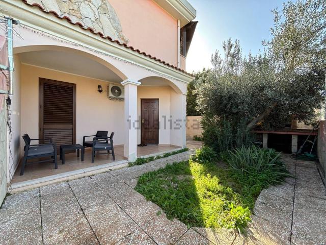 Villetta bifamiliare in vendita di 87 m² in Via degli Ulivi, 39