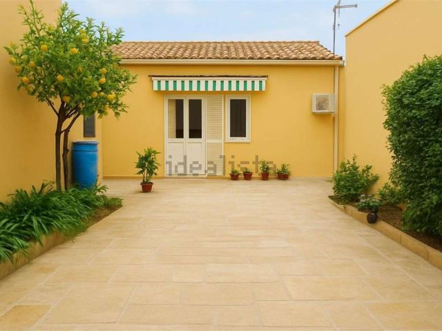 Villetta bifamiliare in vendita di 87 m² in Via Trieste