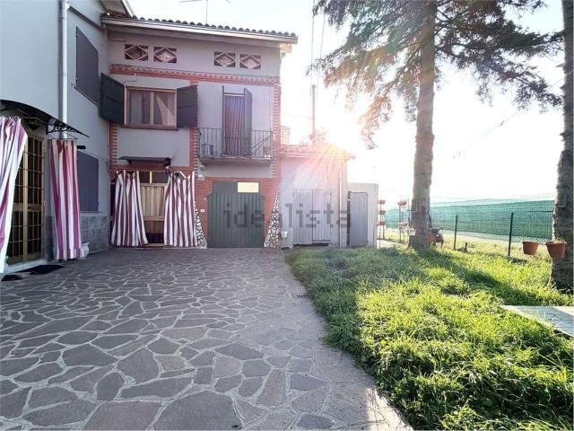 Villetta bifamiliare in vendita di 88 m² in Strada San Bernardino