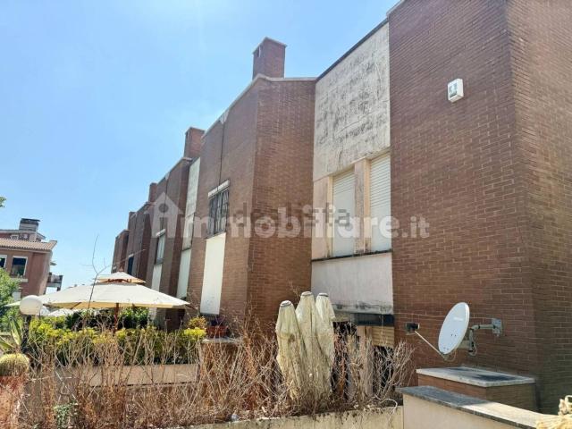 Villetta bifamiliare in vendita di 88 m² in Via Miramare