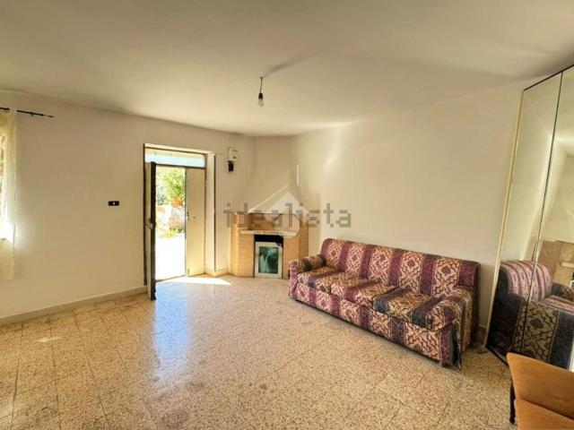 Villetta bifamiliare in vendita di 88 m² in Via Crocevecchia, 81