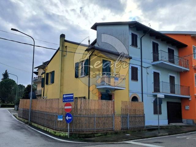 Villetta bifamiliare in vendita di 88 m² in Via San Filippo Villa, 86