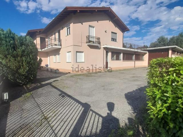 Villetta bifamiliare in vendita di 895 m² in Via Giacomo Quaranta, 14