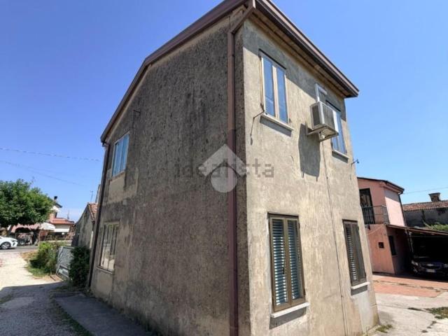 Villetta bifamiliare in vendita di 89 m² in Borgo Botteghe, 80