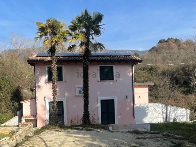 Villetta bifamiliare in vendita di 80 m² in Contrada Sant&apos Angelo, 42