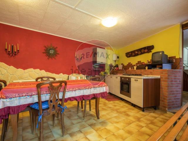Villetta bifamiliare in vendita di 80 m² in Località Nava, 28
