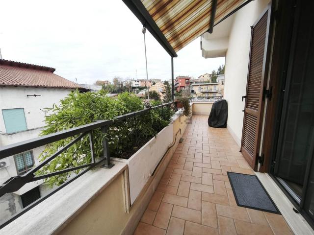 Villetta bifamiliare in vendita di 80 m² in Via Norma Fratelli Parenti
