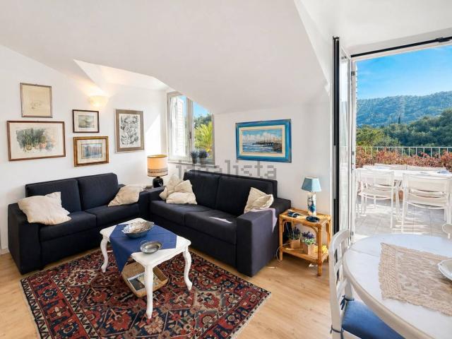 Villetta bifamiliare in vendita di 80 m² in Via Adelasia