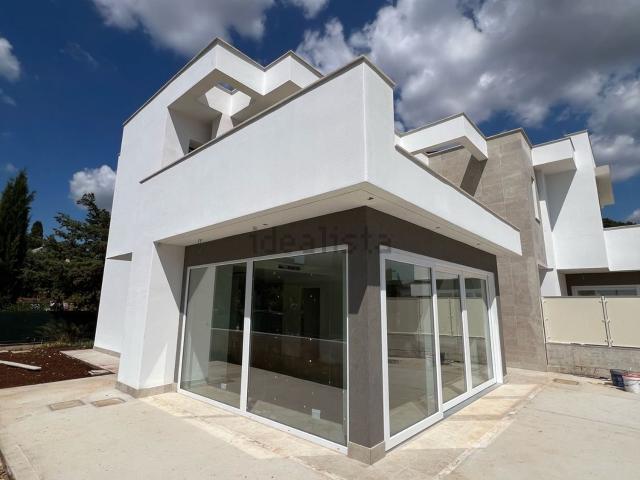 Villetta bifamiliare in vendita di 80 m² in Via delle Querce, 9