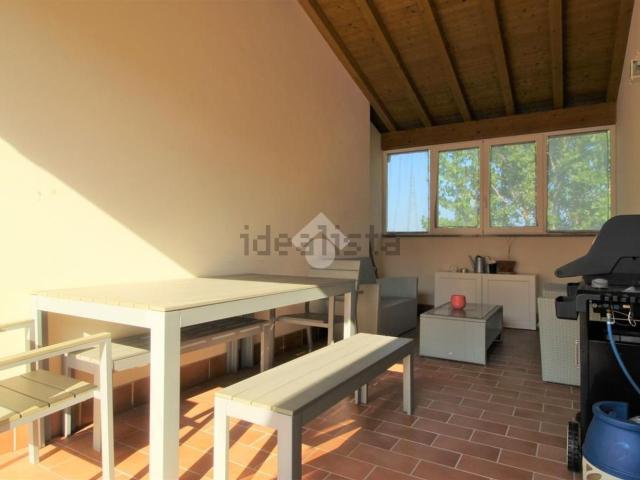 Villetta bifamiliare in vendita di 80 m² in Via Grazia Deledda, 37