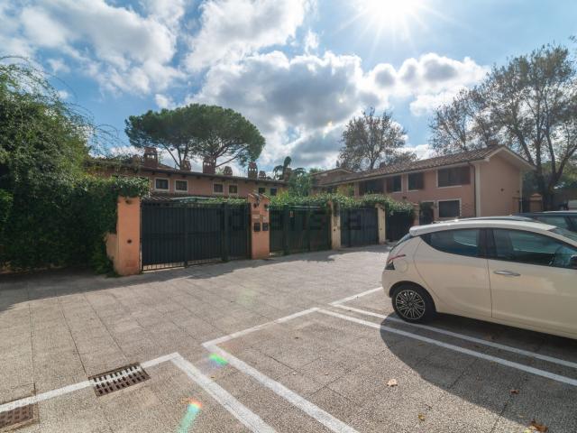 Villetta bifamiliare in vendita di 80 m² in Via Roberto Scott