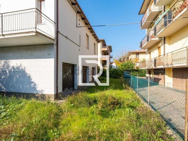 Villetta bifamiliare in vendita di 80 m² in Viale Campo di Marte, 228