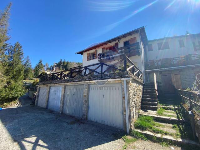Villetta bifamiliare in vendita di 81 m² in Località Villaggio al Pino