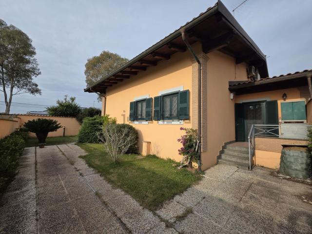 Villetta bifamiliare in vendita di 82 m² in Via Edoardo Gatti, 179