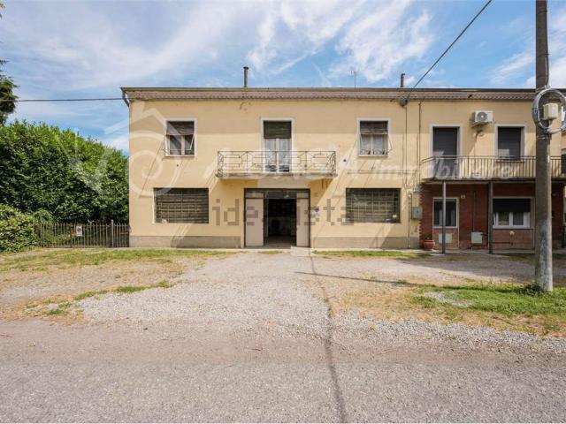 Villetta bifamiliare in vendita di 94 m² in Strada Villa, 21