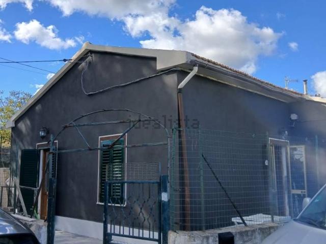 Villetta bifamiliare in vendita di 95 m² in Località Emilia Chiappino, 199