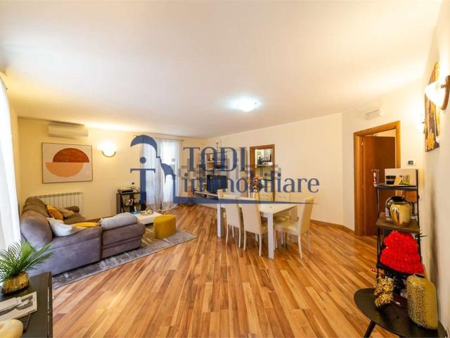 Villetta bifamiliare in vendita di 95 m² in Strada Statale 79 bis, 3202