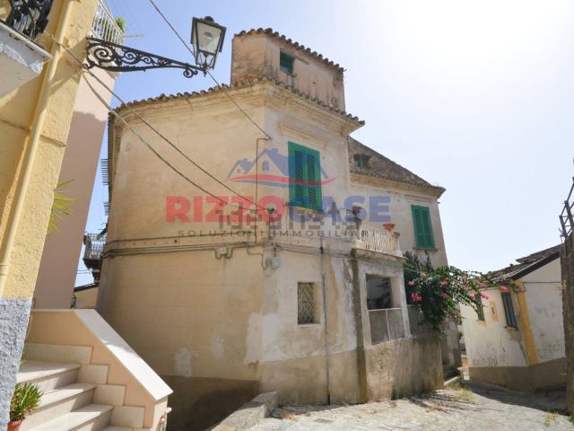 Villetta bifamiliare in vendita di 95 m² in Via Interzati