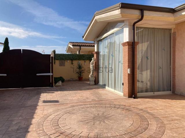 Villetta bifamiliare in vendita di 96 m² in Via della Cannuccia