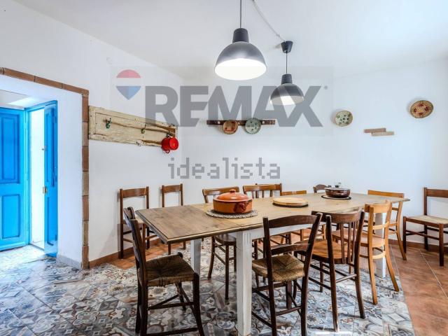 Villetta bifamiliare in vendita di 96 m² in Via Umberto I