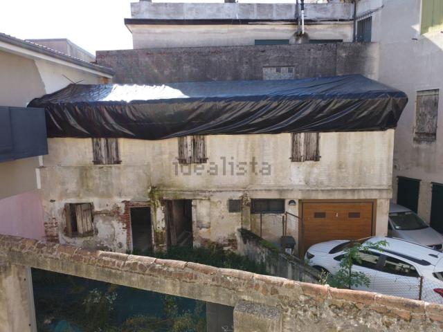 Villetta bifamiliare in vendita di 99 m² in Vicolo Parolini, 4