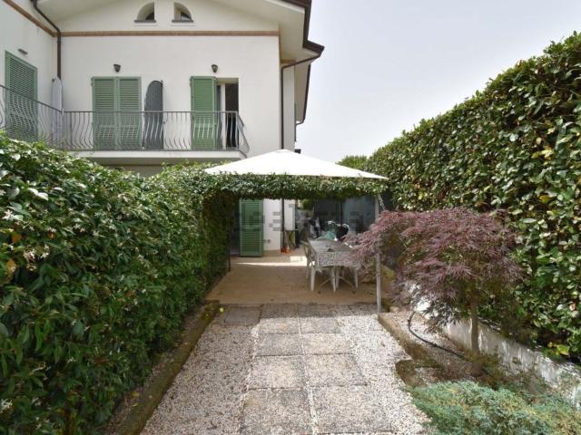 Villetta bifamiliare in vendita di 90 m² in Via Agnelli, 13