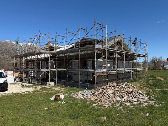 Villetta bifamiliare in vendita di 90 m² in Via Alboreto