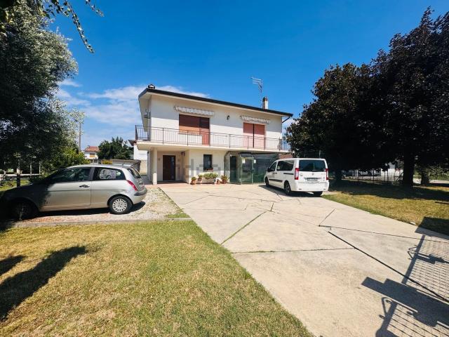 Villetta bifamiliare in vendita di 90 m² in Via Antonio Vivaldi