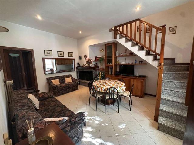 Villetta bifamiliare in vendita di 90 m² in Via Appiani Andrea, 8
