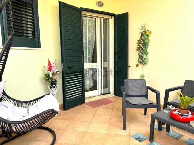 Villetta bifamiliare in vendita di 90 m² in Via Carlo Alberto dalla Chiesa, 44