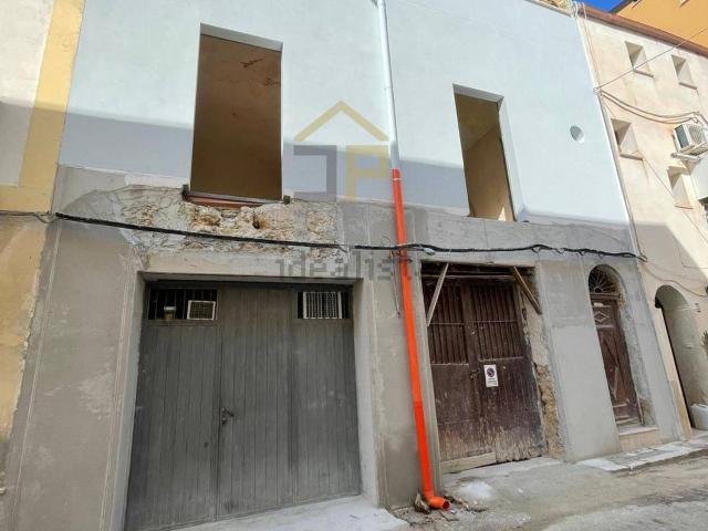 Villetta bifamiliare in vendita di 90 m² in Via Costantino, 60