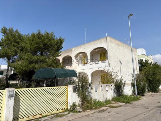 Villetta bifamiliare in vendita di 90 m² in Via dei Tamerici, 49