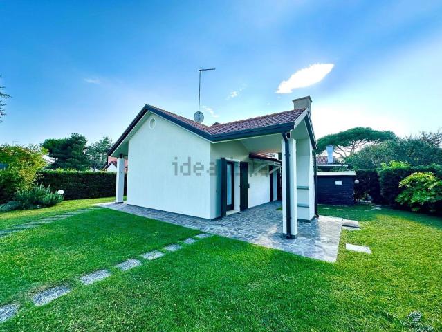 Villetta bifamiliare in vendita di 90 m² in Via del Pesco, 61