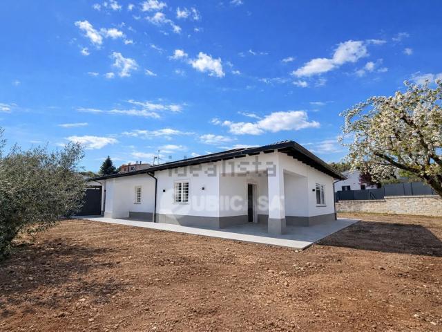 Villetta bifamiliare in vendita di 90 m² in Via di Cori