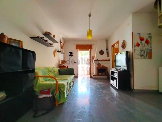 Villetta bifamiliare in vendita di 90 m² in Via Fedro, 105
