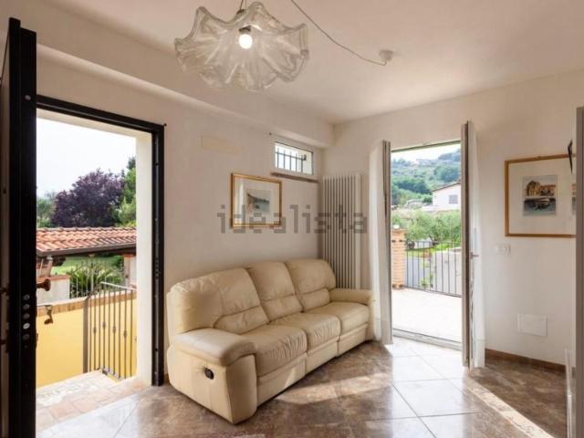 Villetta bifamiliare in vendita di 90 m² in Via Giovanni Pascoli
