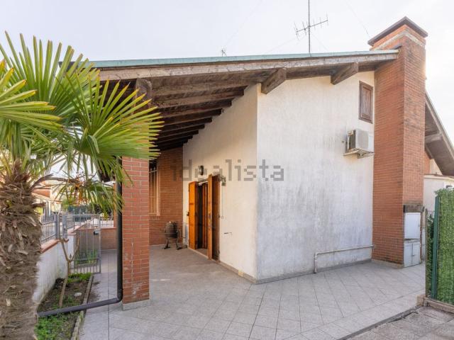 Villetta bifamiliare in vendita di 90 m² in Via Giovanni Verga