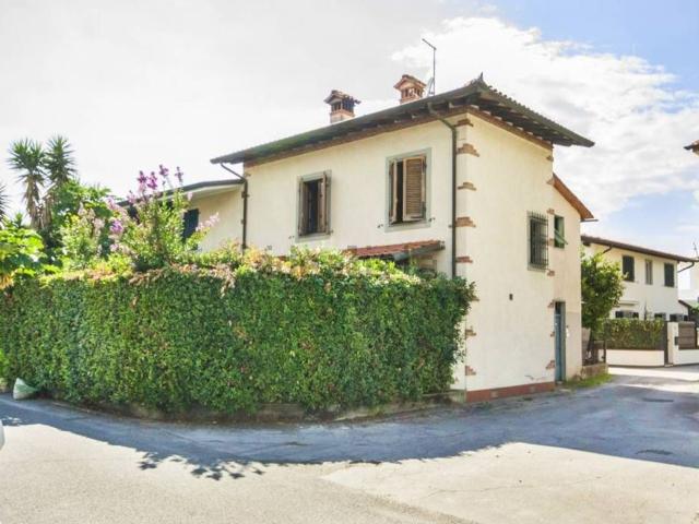 Villetta bifamiliare in vendita di 90 m² in Via Giuseppe Viner