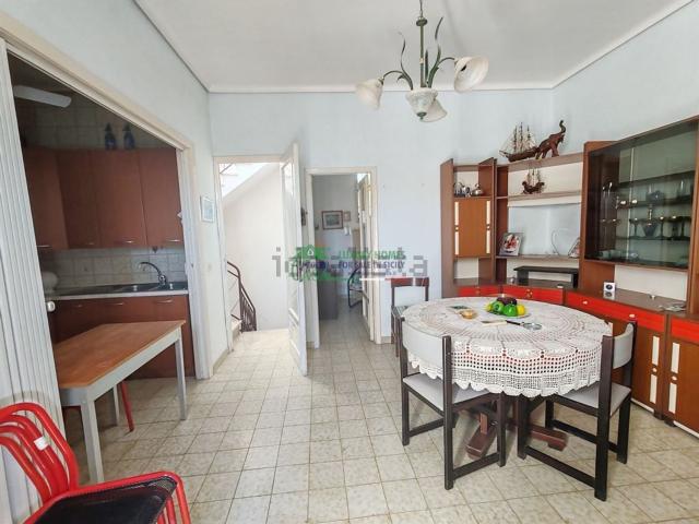 Villetta bifamiliare in vendita di 90 m² in Via Luciano Nicastro, 25