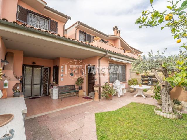 Villetta bifamiliare in vendita di 90 m² in Via Lussemburgo, 1