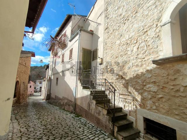 Villetta bifamiliare in vendita di 90 m² in Via Lauretana, 15