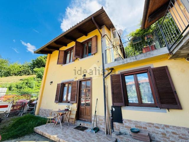 Villetta bifamiliare in vendita di 90 m² in Via Roma, 135